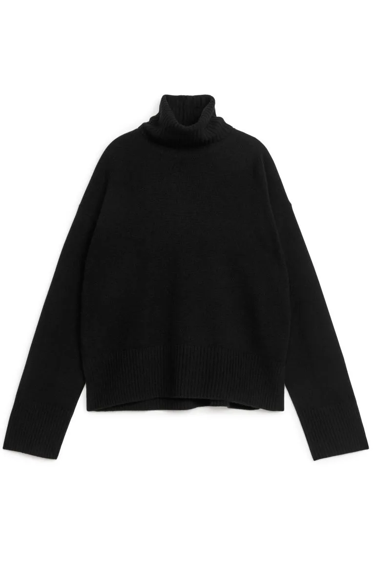 H&M cashmere turtleneck sweater, black